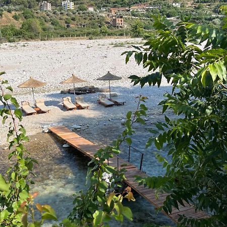 River Escape Villa - Private Beach, Scenic View & Bbq 테펠레너 외부 사진