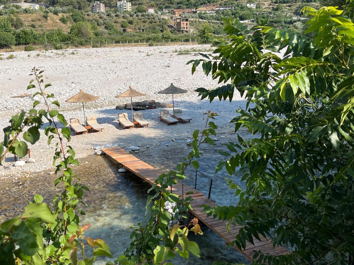River Escape Villa - Private Beach, Scenic View & Bbq 테펠레너 외부 사진