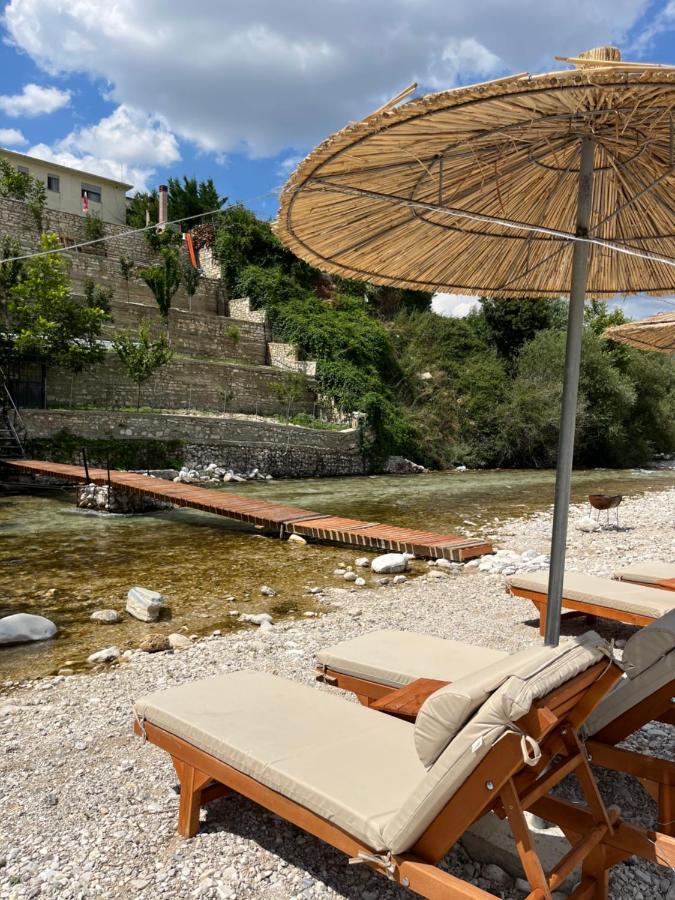 River Escape Villa - Private Beach, Scenic View & Bbq 테펠레너 외부 사진